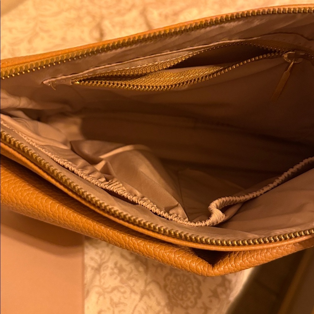 Freshly Picked The Classic Crossbody Bag - Picture 3 of 6